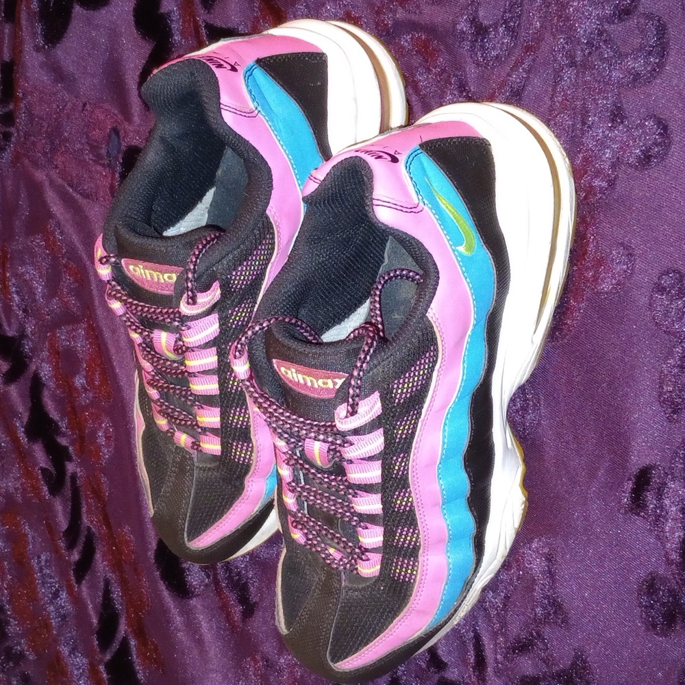 95 Air max size 5.5 youth ( 7.5 ladies)